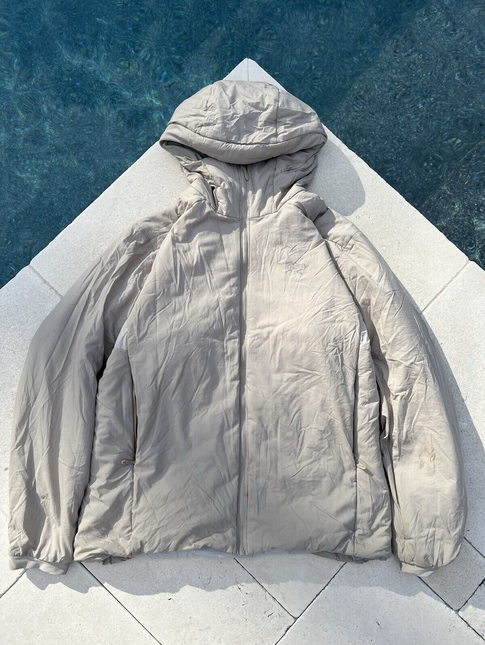 Arc'teryx Atom AR SV Heavyweight Insulated Jacket Insulated L 2024 Cream Beige